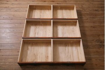 中古　伝統民芸家具　岩谷堂箪笥　観音開き戸付き　豪華な金具が印象的な立長箪笥(ハイチェスト、和タンス)(R-39725)