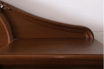 アンティーク家具　フランスアンティーク　ウォールナット材　大理石　上手物!ラウンド型のミラーが目を惹く高級感漂うキャビネット(収納棚、飾り棚、ウォッシュスタンド)(R-039726)