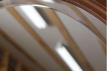 アンティーク家具　フランスアンティーク　ウォールナット材　大理石　上手物!ラウンド型のミラーが目を惹く高級感漂うキャビネット(収納棚、飾り棚、ウォッシュスタンド)(R-039726)