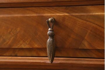 アンティーク家具　フランスアンティーク　ウォールナット材　大理石　上手物!ラウンド型のミラーが目を惹く高級感漂うキャビネット(収納棚、飾り棚、ウォッシュスタンド)(R-039726)