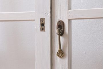 アンティーク建具　和製アンティーク　昭和初期　清潔感漂うホワイトペイントのガラス戸2枚セット(引き戸、建具)(R-039730)