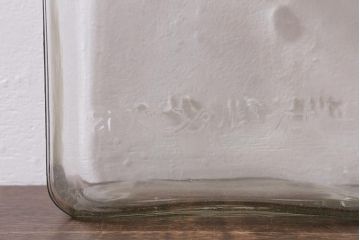 レトロ雑貨　オリエンタルカレー　木製の蓋が魅力的なアンティークのガラスビン(ガラス瓶、角瓶)(R-039733)