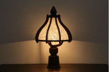 中古　木芸研究会　温かな和の雰囲気を醸し出すスタンドライト(ランプ、卓上照明)(R-039734)