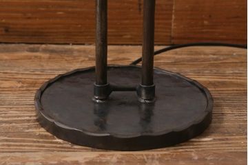 ヴィンテージ照明　ロートアイアン　ガラスシェードがおしゃれなフロアランプ(フロアライト、スタンドライト、ビンテージ)(R-039738)