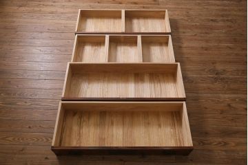 中古　伝統民芸家具　岩谷堂箪笥　前板ケヤキ無垢材　菊幸　37　ローチェストN　華やかな意匠の四尺整理箪笥(衣装箪笥、整理タンス)(定価約46万円)(R-039741)