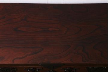 中古　伝統民芸家具　岩谷堂箪笥　前板ケヤキ無垢材　菊幸　37　ローチェストN　華やかな意匠の四尺整理箪笥(衣装箪笥、整理タンス)(定価約46万円)(R-039741)