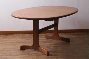 ヴィンテージ家具　G-PLAN(ジープラン) 北欧家具　チーク材　お部屋に優しい印象を添えるオーバル型のエクステンションテーブル(ダイニングテーブル、ビンテージ)(R-039742)