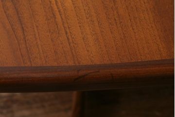 ヴィンテージ家具　G-PLAN(ジープラン) 北欧家具　チーク材　お部屋に優しい印象を添えるオーバル型のエクステンションテーブル(ダイニングテーブル、ビンテージ)(R-039742)
