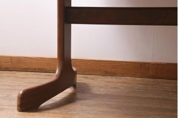 ヴィンテージ家具　G-PLAN(ジープラン) 北欧家具　チーク材　お部屋に優しい印象を添えるオーバル型のエクステンションテーブル(ダイニングテーブル、ビンテージ)(R-039742)