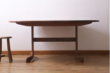 ヴィンテージ家具　G-PLAN(ジープラン) 北欧家具　チーク材　お部屋に優しい印象を添えるオーバル型のエクステンションテーブル(ダイニングテーブル、ビンテージ)(R-039742)