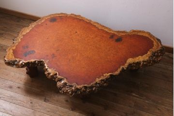中古　特大　極厚天板　カリン材(花梨材)　鳥眼杢　自然の造形美が存在感を放つ座卓(定価約230万円)(ローテーブル)(R-039744)