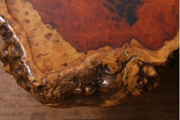 中古　特大　極厚天板　カリン材(花梨材)　鳥眼杢　自然の造形美が存在感を放つ座卓(定価約230万円)(ローテーブル)(R-039744)