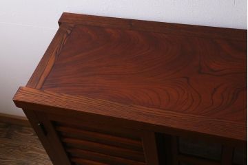 ビンテージ家具　中古　国産　最高級品!　総ケヤキ材・中桐材　玉杢　手打ち金具　漆塗り　伝統技術の粋をつくした極上のサイドボード(キャビネット、戸棚、収納棚、ヴィンテージ)(定価約120万円)(R-039746)
