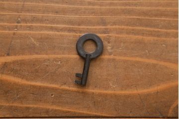 ビンテージ家具　中古　国産　最高級品!　総ケヤキ材・中桐材　玉杢　手打ち金具　漆塗り　伝統技術の粋をつくした極上のサイドボード(キャビネット、戸棚、収納棚、ヴィンテージ)(定価約120万円)(R-039746)