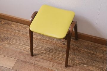ヴィンテージ家具　秋田木工　曲木家具　NO.202　ミッドセンチュリーな雰囲気がお洒落なスタッキングスツール(スツール、椅子、ビンテージ)(R-039749)
