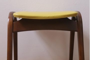 ヴィンテージ家具　秋田木工　曲木家具　NO.202　ミッドセンチュリーな雰囲気がお洒落なスタッキングスツール(スツール、椅子、ビンテージ)(R-039749)