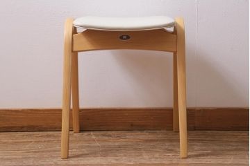 中古　秋田木工　IDC大塚家具　曲木家具　NO.202　ミッドセンチュリーな雰囲気がお洒落なスタッキングスツール(スツール、椅子)(R-039750)