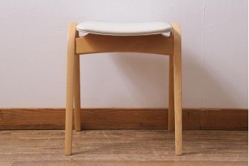 中古　秋田木工　IDC大塚家具　曲木家具　NO.202　ミッドセンチュリーな雰囲気がお洒落なスタッキングスツール(スツール、椅子)(R-039751)