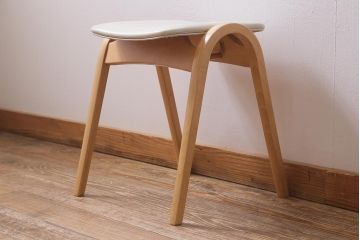 中古　秋田木工　IDC大塚家具　曲木家具　NO.202　ミッドセンチュリーな雰囲気がお洒落なスタッキングスツール(スツール、椅子)(R-039751)