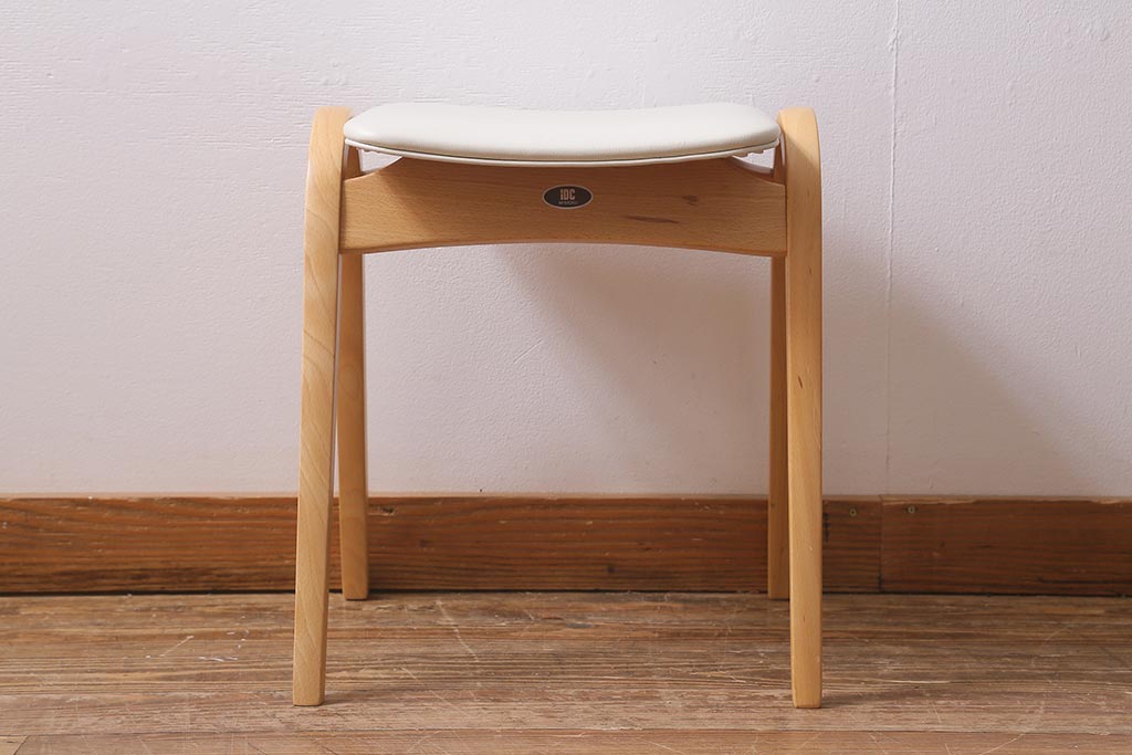 秋田木工　スツール 曲げ木 アーム IDC大塚 ヴィンテージ 丸椅子 布張り美品 秋田木工 スツール 曲げ木 アーム IDC大塚 ヴィンテージ 丸椅子