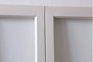 アンティーク建具　ナチュラルレトロなホワイトのペイントガラス戸2枚セット(引き戸)(R-039752)