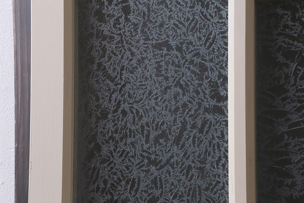 アンティーク建具　当店オリジナルガラス　桟のデザインがおしゃれなペイントガラス戸(引き戸)(R-039754)