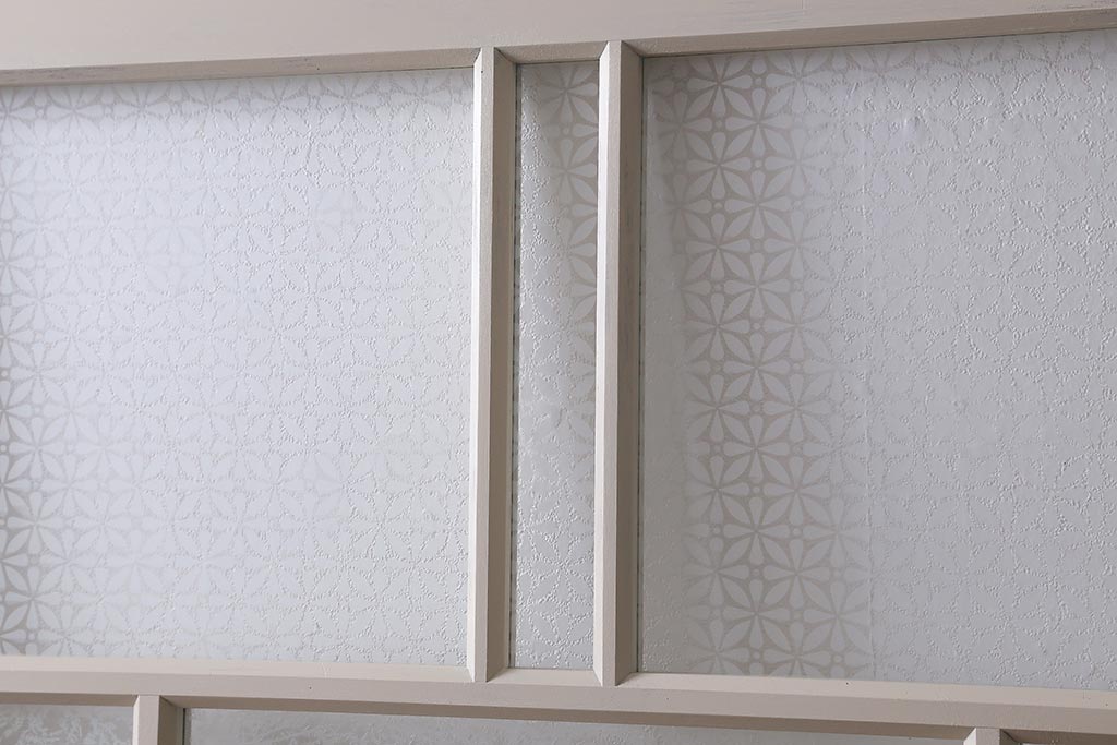 アンティーク建具　当店オリジナルガラス　桟のデザインがおしゃれなペイントガラス戸(引き戸)(R-039754)