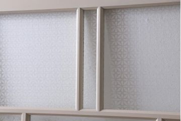 アンティーク建具　当店オリジナルガラス　桟のデザインがおしゃれなペイントガラス戸(引き戸)(R-039754)