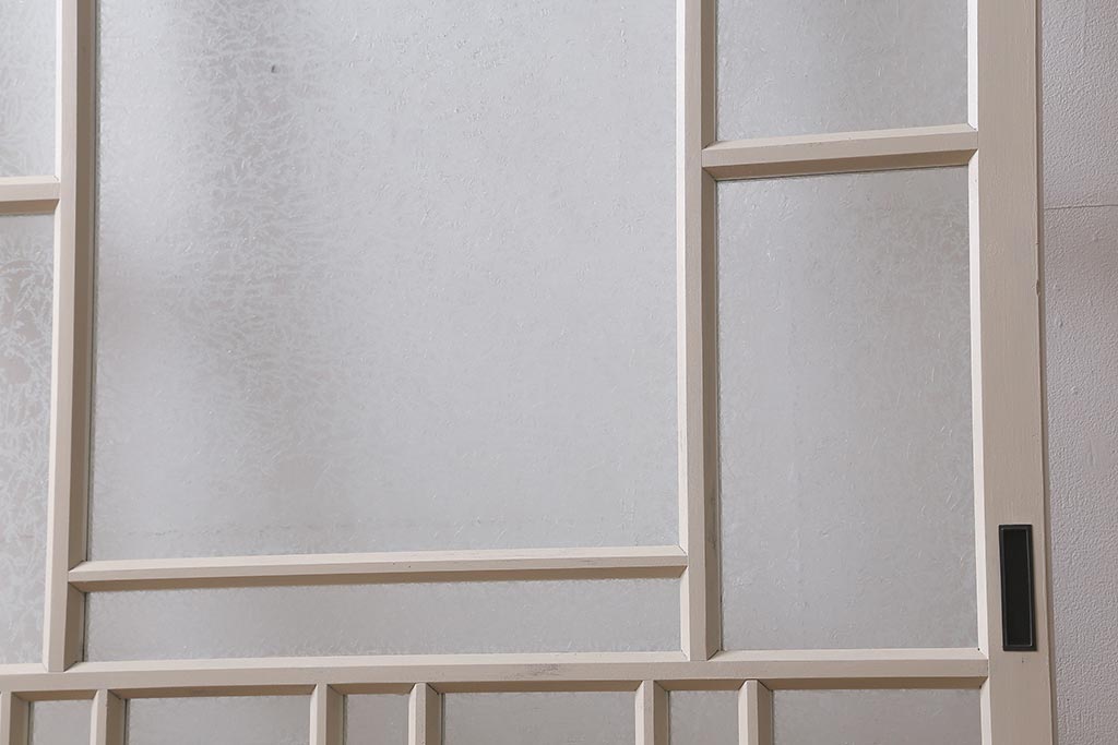 アンティーク建具　当店オリジナルガラス　桟のデザインがおしゃれなペイントガラス戸(引き戸)(R-039754)