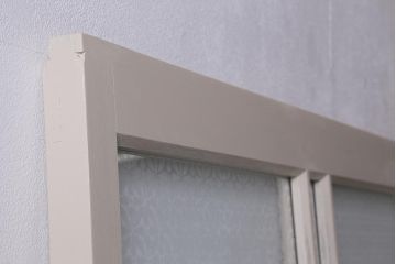 アンティーク建具　当店オリジナルガラス　桟のデザインがおしゃれなペイントガラス戸(引き戸)(R-039754)