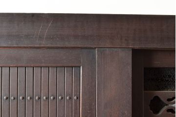 アンティーク家具　堅牢な鎧戸が和の空間を高める水屋箪笥サイドボード(収納棚、戸棚、キャビネット)(R-039758)