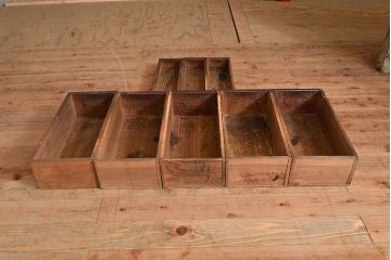 アンティーク家具　堅牢な鎧戸が和の空間を高める重ね水屋箪笥(収納棚、戸棚、キャビネット)(R-039762)