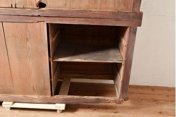 アンティーク家具　堅牢な鎧戸が和の空間を高める重ね水屋箪笥(収納棚、戸棚、キャビネット)(R-039762)