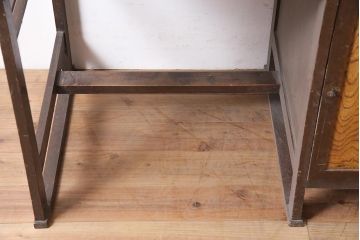 アンティーク家具　昭和初期　扉付きが珍しい!レトロな片袖デスク(片袖机、在宅ワーク、在宅用ワークデスク)(R-039763)