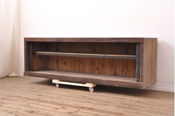 アンティーク家具　古い木の味わいが魅力的なローボード(テレビ台、テレビボード、収納棚)(R-039765)
