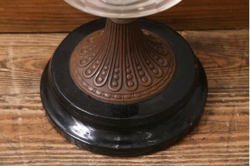 ヴィンテージ雑貨　イギリスビンテージ　8分芯　緑がかったガラスがおしゃれなヴィクトリアンオイルランプ(灯油ランプ、台ランプ)(R-039798)