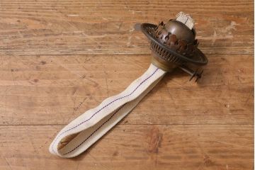 ヴィンテージ雑貨　イギリスビンテージ　8分芯　緑がかったガラスがおしゃれなヴィクトリアンオイルランプ(灯油ランプ、台ランプ)(R-039798)