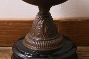 イギリスビンテージ　ヴィンテージ雑貨　陶器製の土台が目を引くオイルランプ(灯油ランプ、置き型ランプ)(R-039799)