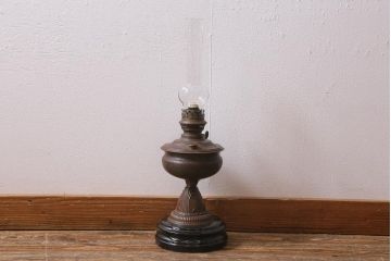 イギリスビンテージ　ヴィンテージ雑貨　陶器製の土台が目を引くオイルランプ(灯油ランプ、置き型ランプ)(R-039799)