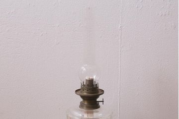 ヴィンテージ雑貨　イギリスビンテージ　巻芯65mm　グリーンのガラスが素敵なヴィクトリアンオイルランプ(灯油ランプ、台ランプ)(R-039802)
