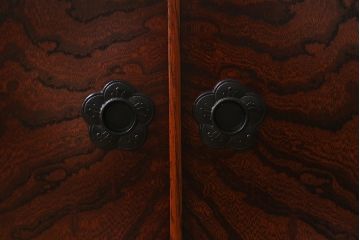 中古　リメイク家具　岩谷堂箪笥　高級感あふれる和の雰囲気を演出するローボード(収納棚、戸棚、テレビボード)(R-039817)