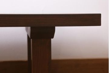 ビンテージ家具　和製ビンテージ　総ケヤキ・天板一枚板　滑らかな木肌が魅力のセンターテーブル(座卓、ローテーブル)(R-039819)