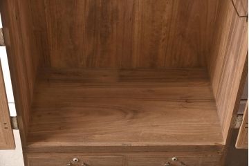アンティーク家具　桐材　素朴な木味が魅力的なワードローブ(洋服タンス)(R-039827)