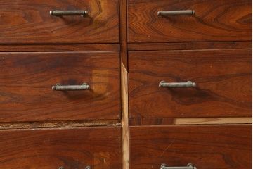 アンティーク家具　昭和初期　前板ケヤキ材　美しい杢目が楽しめる引き出し15杯のチェスト(衣装タンス、サイドボード、キャビネット)(R-039829)