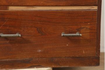 アンティーク家具　昭和初期　前板ケヤキ材　美しい杢目が楽しめる引き出し15杯のチェスト(衣装タンス、サイドボード、キャビネット)(R-039829)