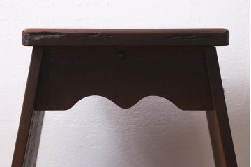 アンティーク雑貨　昭和期　古い木の味わいが魅力的な踏み台(ステップ)(R-039843)