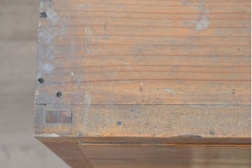 アンティーク家具　和製アンティーク　大正昭和初期　シンプルなデザインが取り入れやすい衣装箪笥(時代箪笥、ローボード、テレビ台)(R-039855)