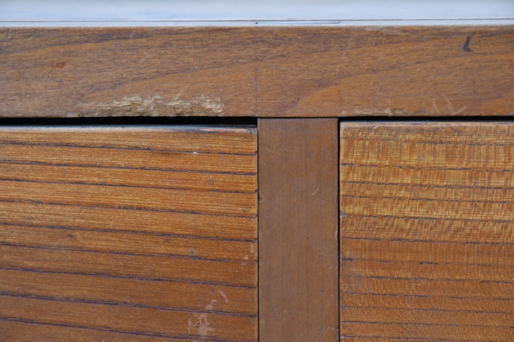 アンティーク家具　和製アンティーク　大正昭和初期　シンプルなデザインが取り入れやすい衣装箪笥(時代箪笥、ローボード、テレビ台)(R-039855)