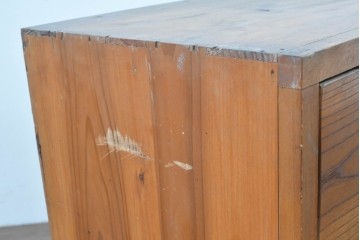 アンティーク家具　和製アンティーク　大正昭和初期　シンプルなデザインが取り入れやすい衣装箪笥(時代箪笥、ローボード、テレビ台)(R-039855)