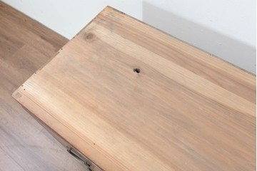 アンティーク家具　和製アンティーク　大正昭和初期　シンプルなデザインが取り入れやすい衣装箪笥(時代箪笥、ローボード、テレビ台)(R-039856)